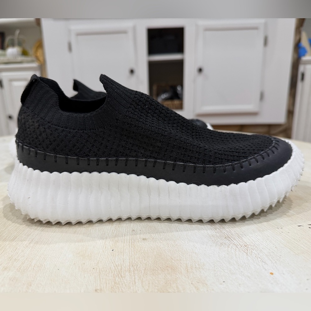 La Sheela Slip on Tennis Shoes